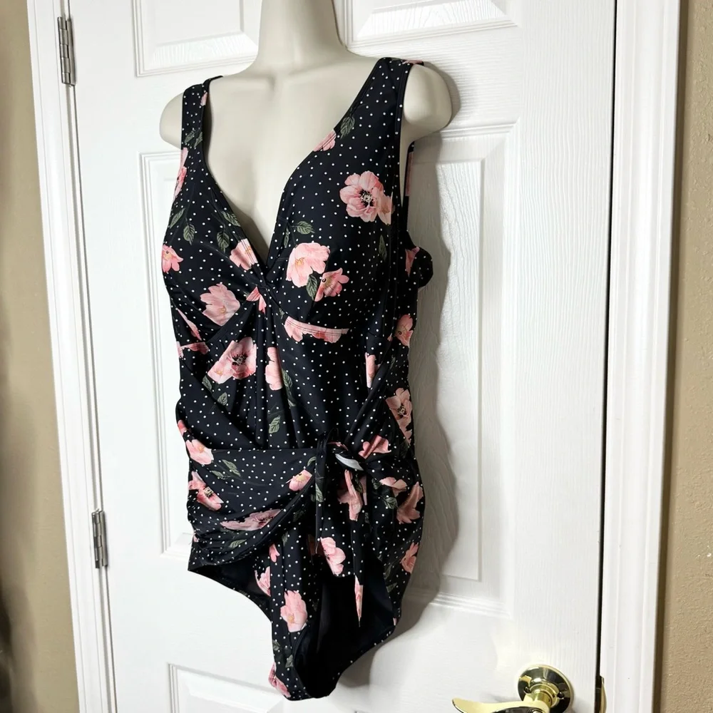 Torrid Floral & Polka Dot Tie Front Waist Wireless One Piece Swimsuit Size 3X - Picture 7 of 16